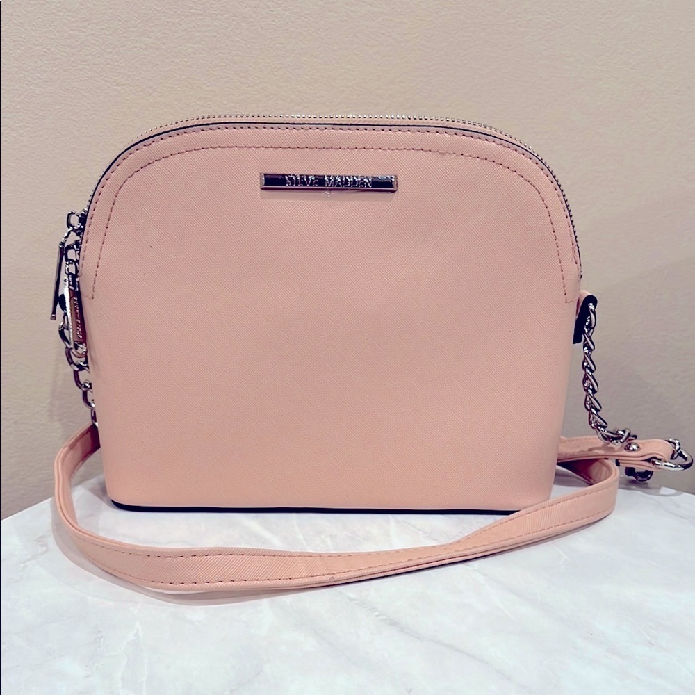 🔥Steve Madden Pink Crossbody Bag with Modern Design🔥